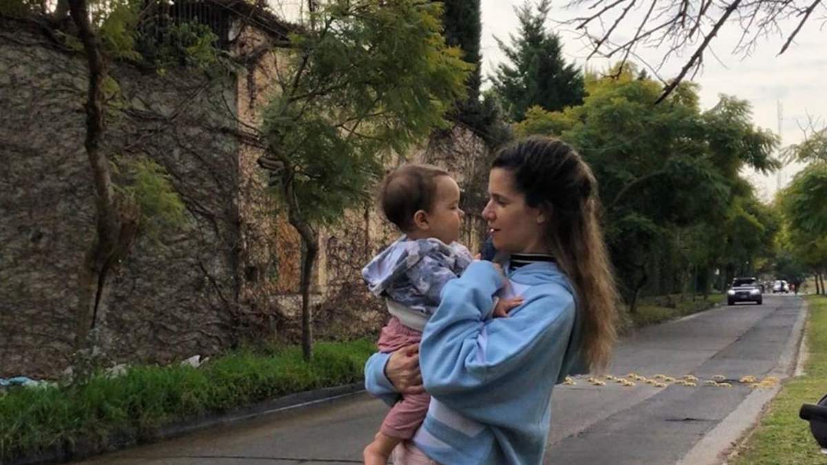 Violeta Urtizberea y su hija Lila. Fuente: (Instagram)
