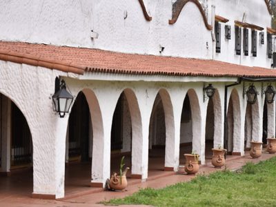 Insólito: así fue la fiesta clandestina en el convento de los bolsos de José López