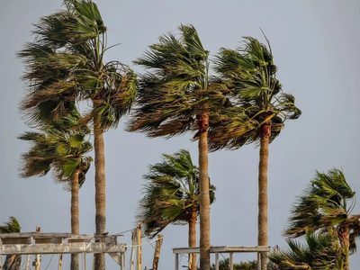 Rige una alerta roja en algunos sectores del país por fuertes vientos