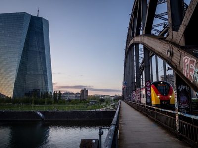 Banco Central Europeo desacelera aumentos de tasas de interés