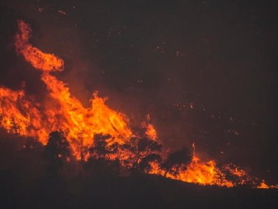 Incendio fuera de control en la isla griega de Rodas