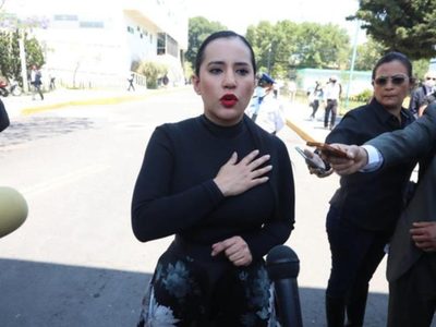Policías agredidos por Sandra Cuevas no aceptan disculpa e interponen recurso de revocación