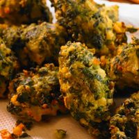 Buñuelos de acelga, la receta perfecta para sorprender a tu familia con un almuerzo delicioso
