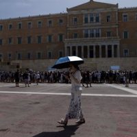 Grecia cierra escuelas y la Acrópolis de Atenas por una ola de calor con hasta 43 grados