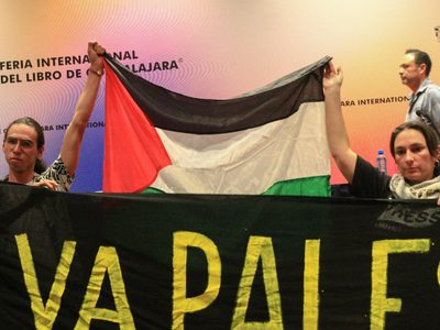 Manifestantes pro-Palestina interrumpen mesa sobre Medio Oriente en la FIL de Guadalajara (Videos)