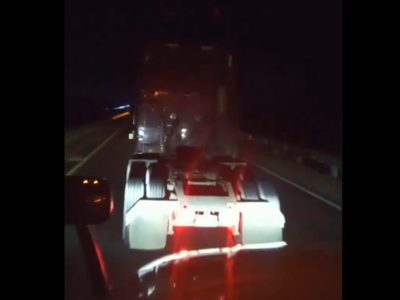 Trailero embiste a delincuentes que intentaban asaltarlo en la autopista Puebla-Orizaba (Video)