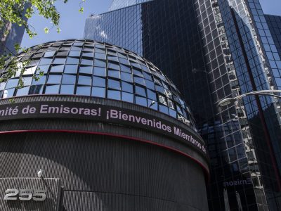 Violencia tras operativo contra “El Mencho” golpea a la Bolsa; caen aerolíneas y aeroportuarias