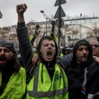 Francia: "los chalecos amarillos" vuelven al ruedo pese a la pandemia