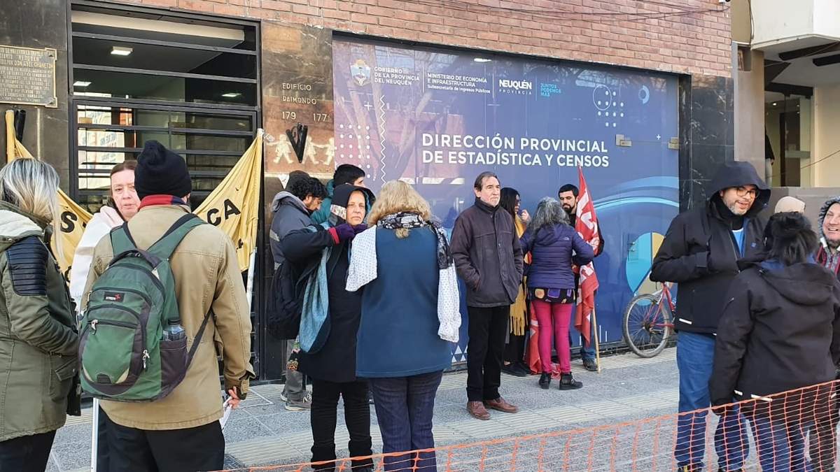 Trabajadores de Estadísticas y Censos. Fuente: (Javier Manzano)