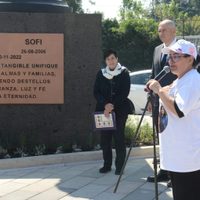 Develan memorial "Esme y Sofi", dos hermanas que fallecieron al caer en una coladera sin tapa