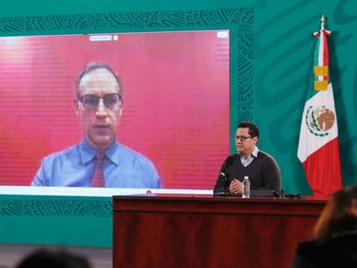 López-Gatell inicia confinamiento por ser contacto del presidente