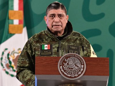 Luis Cresencio Sandoval, titular de la Sedena, da positivo a covid-19