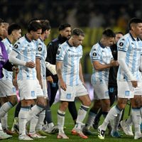 La derrota no fue lo único: el mal momento que vivió Racing en su visita a Peñarol