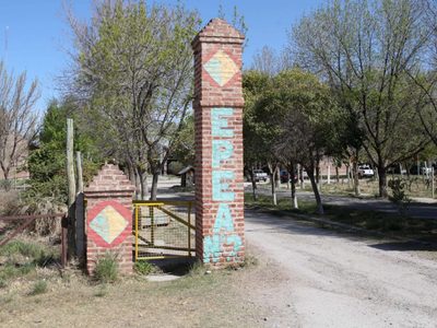 Encuentran un diente en la comida del comedor escolar de la EPEA 2 de Plottier