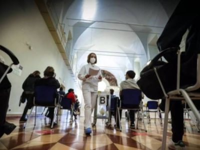 Italia declara un nuevo récord diario de contagios con casi 220 mil nuevos casos en las últimas 24 horas