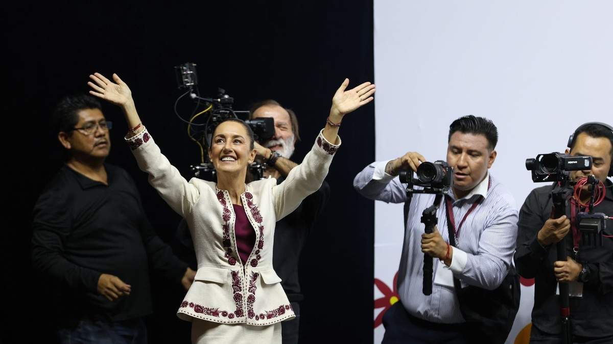 Claudia Sheinbaum en el Teatro Metropólitan