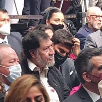 Tras contagiarse con covid-19, Fernández Noroña reaparece en evento sin cubrebocas