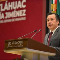En su primer informe, Cuitláhuac García presume que se acabó la corrupción; oposición revira