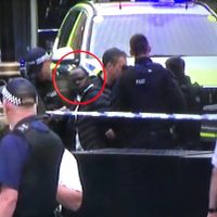 Conductor estrella un vehículo frente al Parlamento británico; presumen ataque terrorista