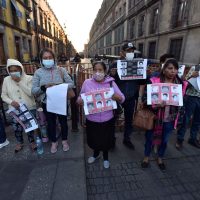 Familiares de desaparecidos durante la "Guerra Sucia" toman instalaciones del CAI en la CDMX