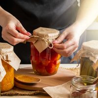 No las compres más: la receta de la abuela para hacer las conservas más ricas y rendidoras en casa