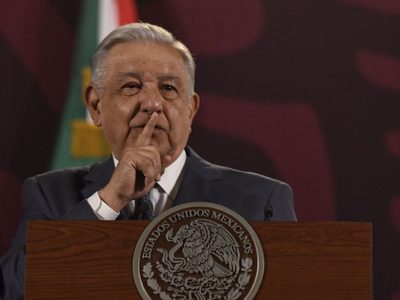 AMLO descarta demandar a Tim Golden por reportaje donde lo vincula con el narco