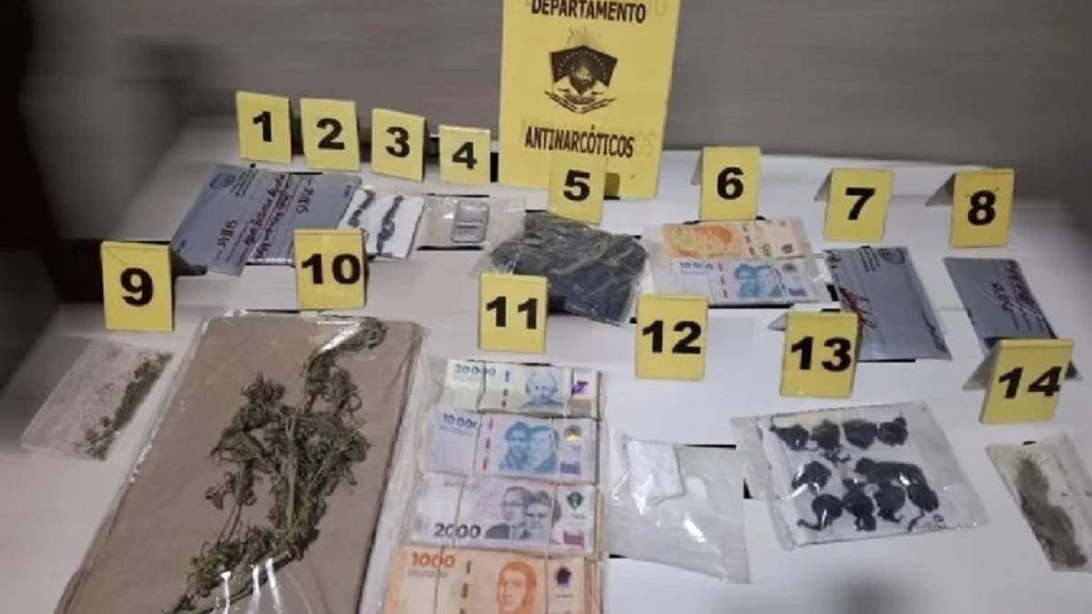 El detenido tenía un kiosco de narcomenudeo en su casa del sector Peumayen. Fuente (Policía de Neuquén)