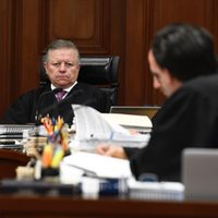 La Corte suspende Ley de Remuneraciones para Banxico