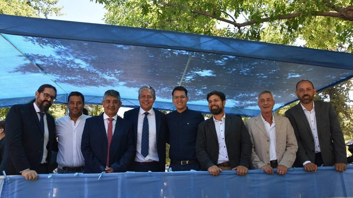 Rolando Figueroa en el acto aniversario de Las Lajas. Fuente (Facebook).