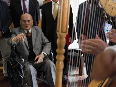 Repudiado y en el olvido, Luis Echeverría cumple 100 años de edad