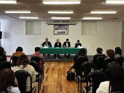 Firman PEN Internacional y Caniem alianza para respaldar libre expresión de escritores y periodistas