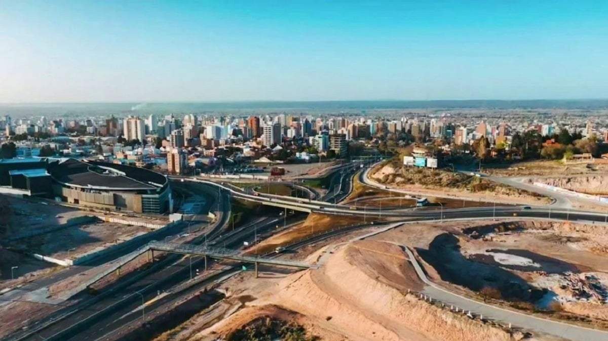 Los drones se utilizan para vigilancia, búsqueda y rescate, investigaciones periciales, inspecciones térmicas y mapeo de siniestros. Fuente: (Mejor Uno)