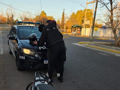 Detuvieron a un hombre con más de 300 gramos de cocaína en la vía pública