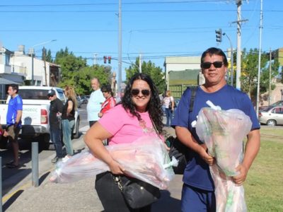Exitosa venta de chivitos y corderos en la Feria Neuquén Emprende