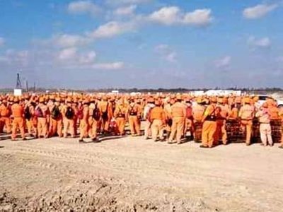Obreros de ICA-Flúor, en plantón por explotación laboral en construcción de Dos Bocas