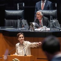 Tras sus ataques a Sánchez Cordero, Lilly Téllez choca ahora contra Jenaro Villamil