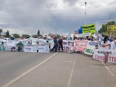 Los trabajadores del hospital de Cipolletti no cesan en sus reclamos