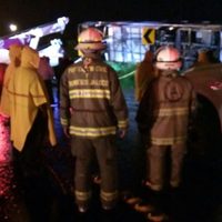Mueren 15 peregrinos al volcar camión en Atotonilco