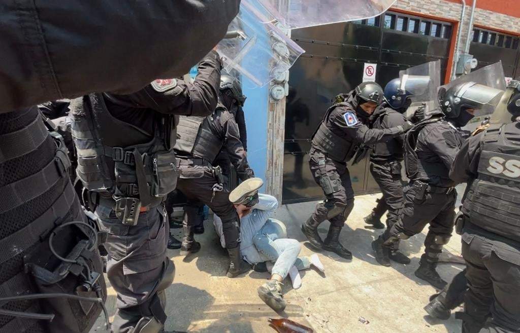 Trifulca con policías