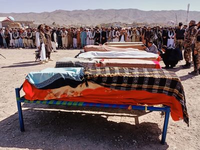 Afganistán y Pakistán acuerdan un alto al fuego inmediato, dice Qatar
