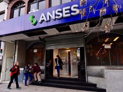 ANSES: quiénes pueden cobrar el subsidio de contención familiar de $15.000