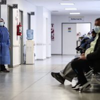Una buena noticia: los fallecimientos por coronavirus en el país bajaron de las tres cifras