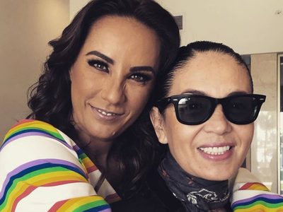 ¡Infraganti! Yolanda Andrade y Consuelo Duval captadas en la playa ¡muy románticas!