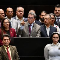 Ricardo Monreal abre la posibilidad de un periodo extraordinario en el Congreso