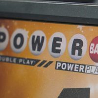 Powerball crece a 900 millones de dólares tras otro sorteo sin ganador