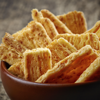 Cracker de queso sin gluten: con solo 5 ingredientes y súper rendidora para tu próxima merienda