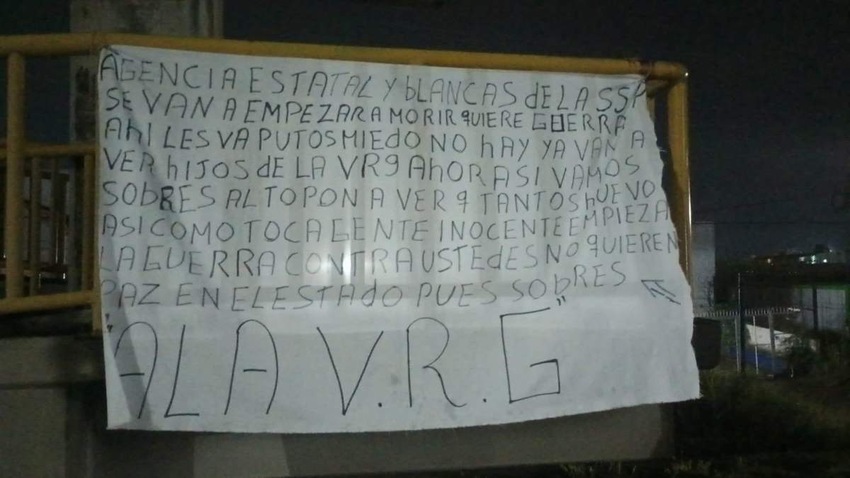 Una de las narcomantas colocadas en la colonia Indeco de Villahermosa
