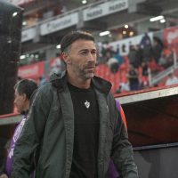Otro técnico que voló: Kily González, despedido de Platense