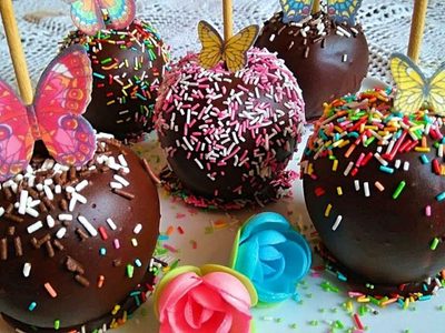 Manzanitas con chocolate: sorprendé a los más peques en su día con esta receta llamativa, fácil y riquísima
