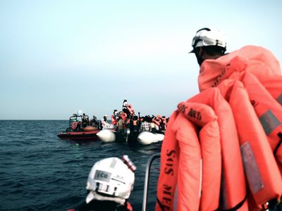 Crisis en el Mediterráneo: decenas de desaparecidos tras un naufragio cerca de Túnez